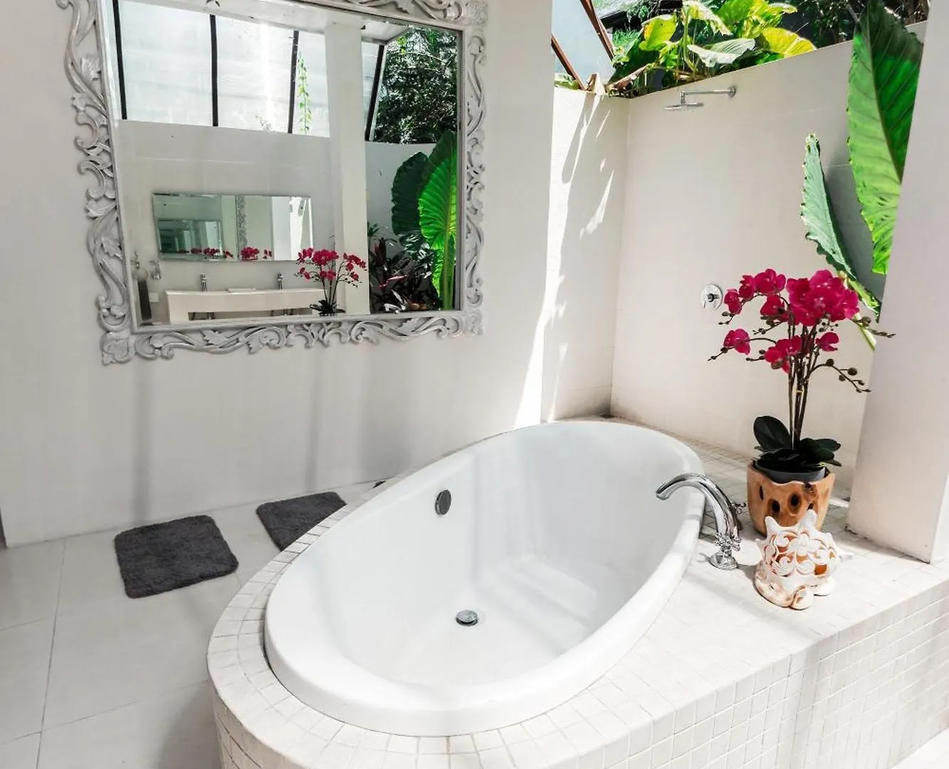 Comfortable 5 Bedroom Villa In Seminyak By Nami Bali 0*,